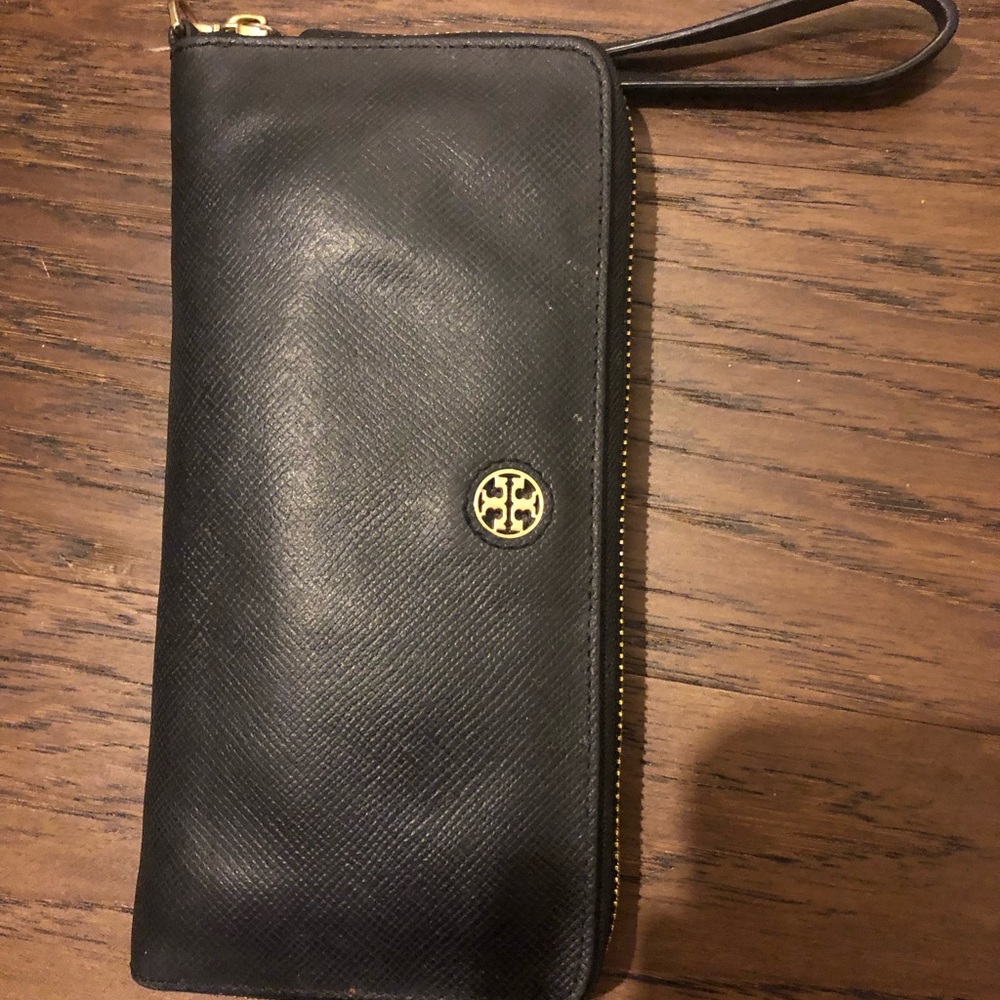 Tory Burch wristlet wallet